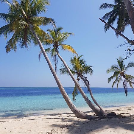 Отель Vaali Maldives Island Escapes & Dive Фелидху Экстерьер фото